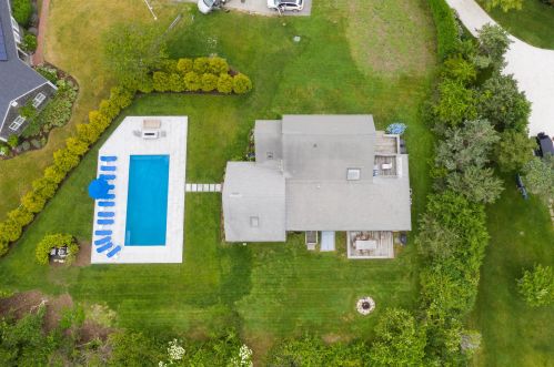 18 Meadow Ln, Nantucket, MA 02554-2194