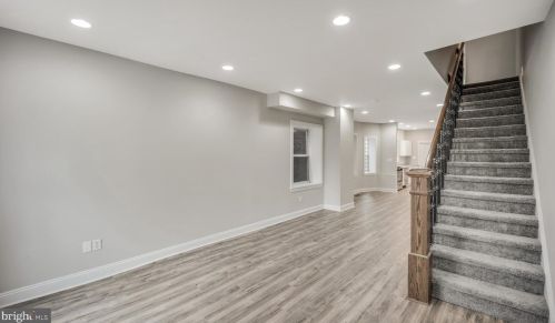 256 Clay St, Trenton, NJ 08611-1716