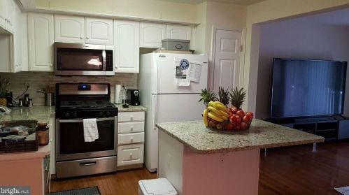 13514 Hayworth Dr, Rockville MD  20854-6395 exterior