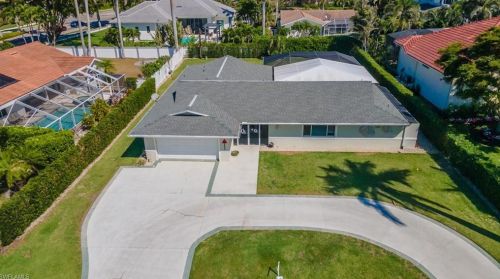 2870 Leeward Ln, Naples FL 34103-4038 exterior