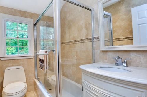 29 Maryland Ave, Armonk NY  10504-2030 exterior