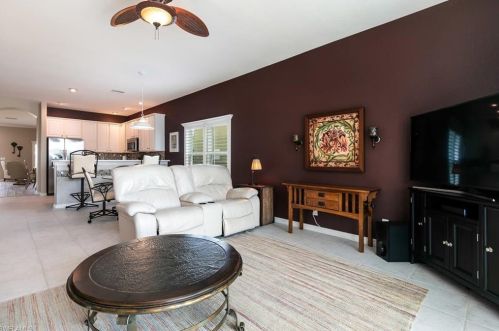 2816 Amberwood Ln, Naples FL 34120-7523 exterior