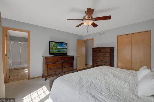 649 Falcon Rdg Rd, Saint Paul MN 55125-1458 exterior