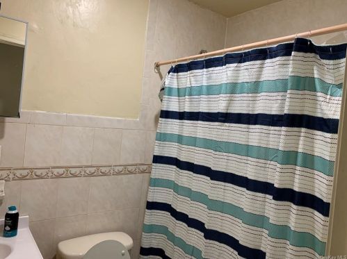 730 218th St, Bronx NY 10467-5881 exterior