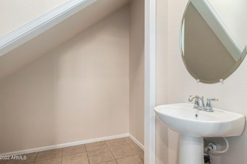 2144 77 Dr, Phoenix AZ 85035-5111 exterior