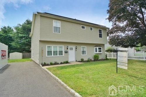 33 Stiles Rd, Edison, NJ 08817-4165