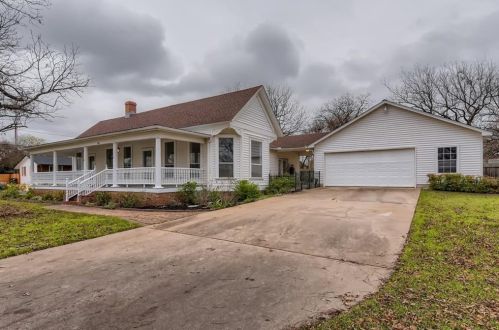 303 College St, Georgetown TX  78626-4108 exterior