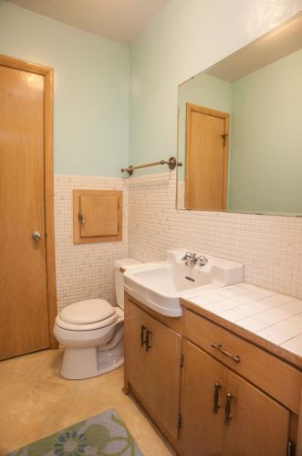 4220 86, Milwaukee WI 53222-1704 exterior