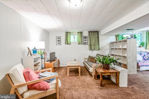 5615 Chase Ct, Alexandria VA 22312-6318 exterior