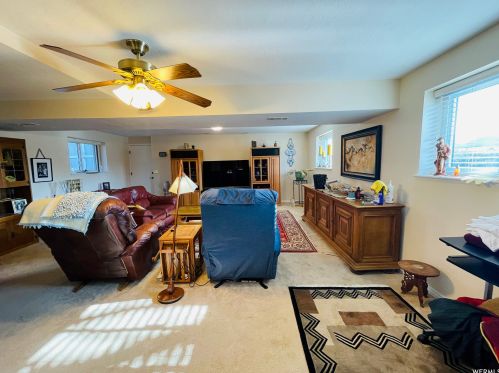 3358 6610, Taylorsville UT 84084-6904 exterior