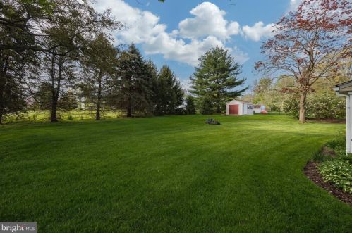 1526 Chestnut Hill Rd, Pottstown PA 19465-7156 exterior