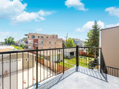 3517 Diversey Ave, Chicago IL 60647-1232 exterior