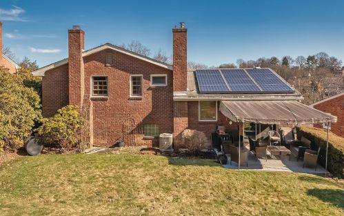 574 Clemson Dr, Pittsburgh PA exterior