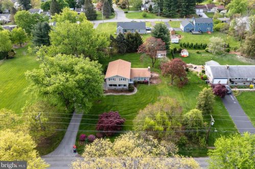 1526 Chestnut Hill Rd, Pottstown PA 19465-7156 exterior