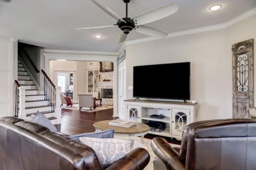 240 Edgewood Dr, Montgomery TX 77356-8408 exterior