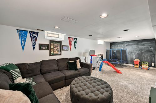 2110 91st St, Milwaukee WI  53226-2604 exterior