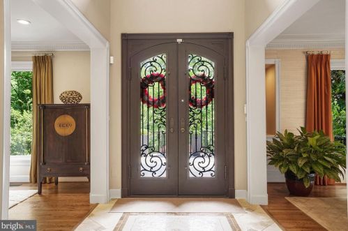 624 Live Oak Dr, Mc Lean VA 22101-1563 exterior