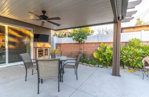 1352 Hill Ave, Fullerton CA 92833-4010 exterior