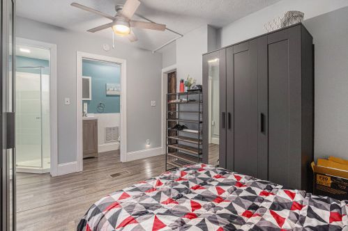 604 Apple Ave, Meskegon MI  49442-3646 exterior