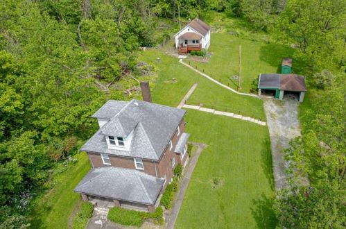 1801 Universal Rd, Pittsburgh PA 15235-3955 exterior