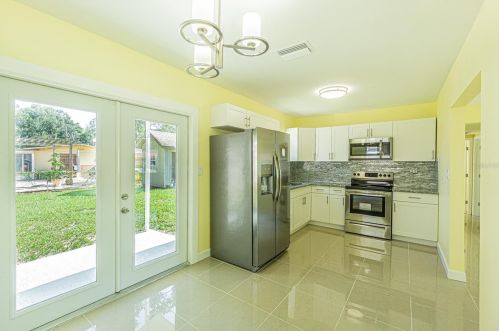 1735 Comanche Ave, Tampa FL 33634-5043 exterior