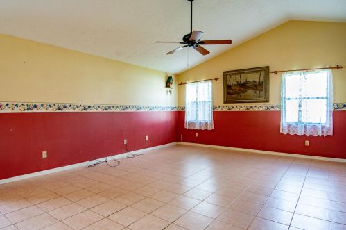 502 Guava Ter, Fort Pierce, FL 34983-3200