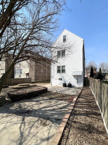 4447 Troy St, Chicago IL 60655-2317 exterior