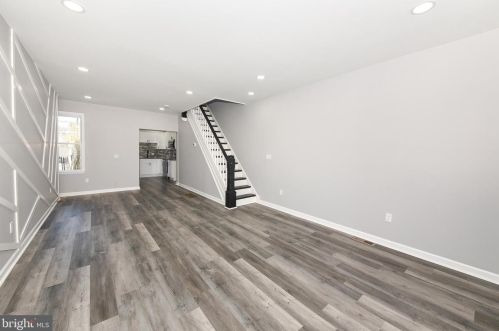 18 Durham St, Philadelphia PA 19119-1820 exterior