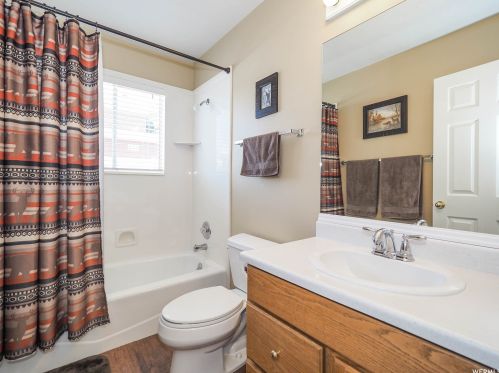 4662 8450, Taylorsville UT exterior