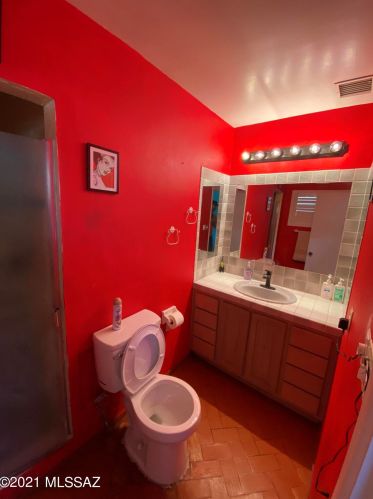 4713 Scarlett St, Tucson, AZ 85711-4334