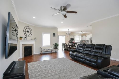 41 Windermere Vlg Rd, Ellington CT exterior