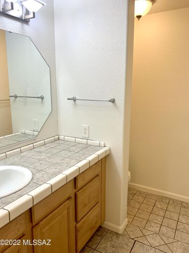 9789 Paseo Del Tornasol, Tucson AZ 85747-5015 exterior