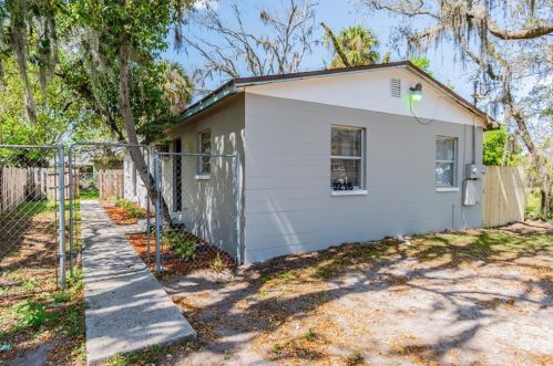 3216 48 St, Tampa FL 33617-6021 exterior