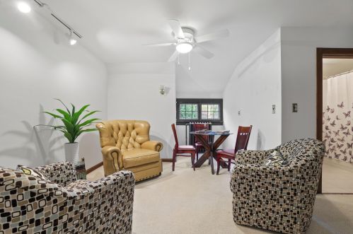 3019 Smt Ave, Milwaukee WI 53211-3463 exterior