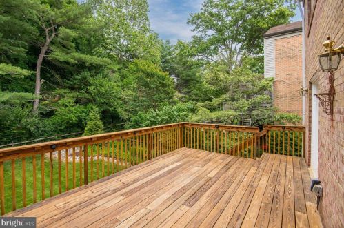 1111 Fallsmead Way, Rockville MD 20854-5549 exterior