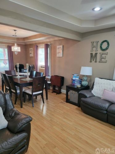 119 Walnut St, Piscataway, NJ 08854-1671