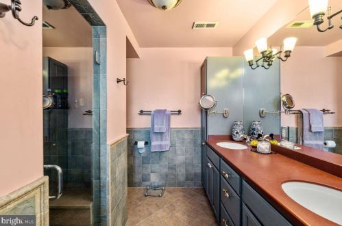 1129 Christian St, Philadelphia PA 19147-3710 exterior