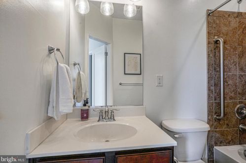 1307 Autumn Brook Ave, Silver Spring MD  20906-6752 exterior