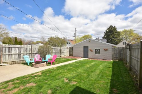 2214 59, Milwaukee WI 53219-2104 exterior