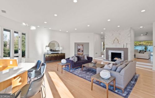 30 Chevaux Ct, Atlanta GA  30342-1944 exterior