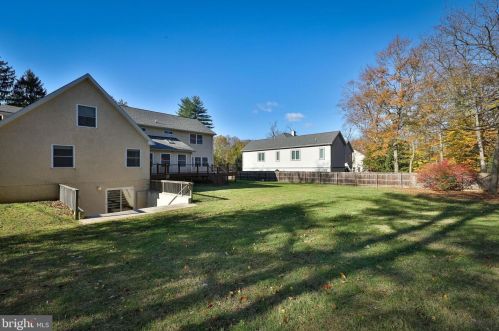 479 Pheasant Dr, Huntingdon Valley PA  19006-3047 exterior