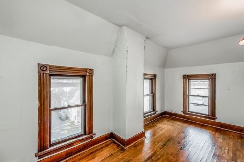 40 Bloomfield Ave, Windsor CT 06095-2303 exterior