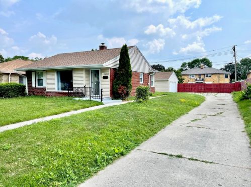 4054 62nd St, Milwaukee, WI 53216-1261