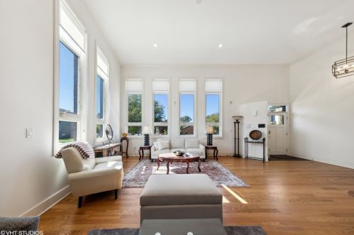 4223 Vincennes Ave, Chicago IL  60653-2928 exterior