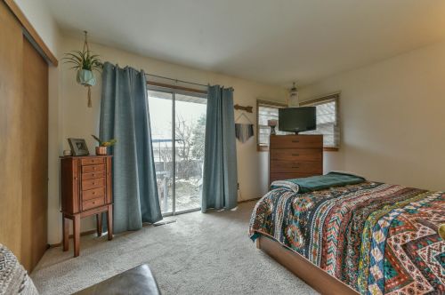 1811 Holmes Ct, Milwaukee WI 53221-3546 exterior