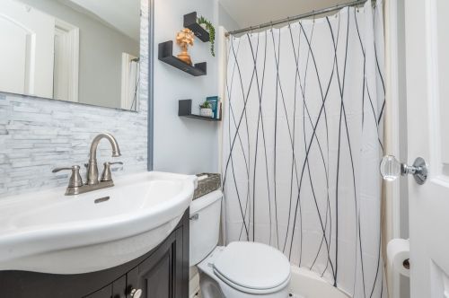 564 Sunset Dr, Pittsburgh PA  15228-2550 exterior