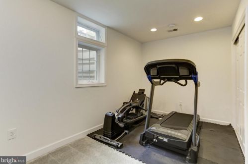 14408 Butternut Ct, Rockville MD exterior