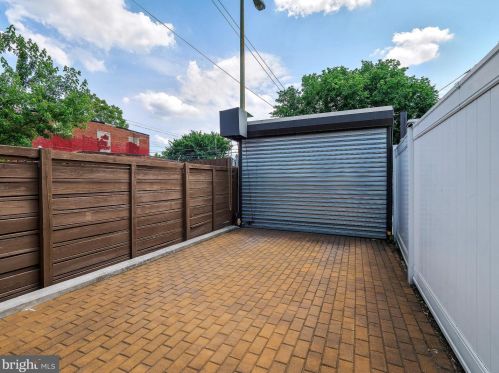 780 Lamont St, Washington DC  20010-1527 exterior