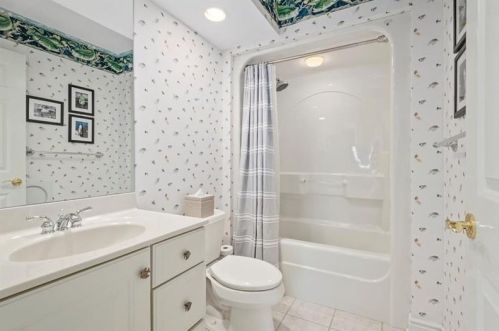 166 James Pl, Pittsburgh PA 15228-1022 exterior