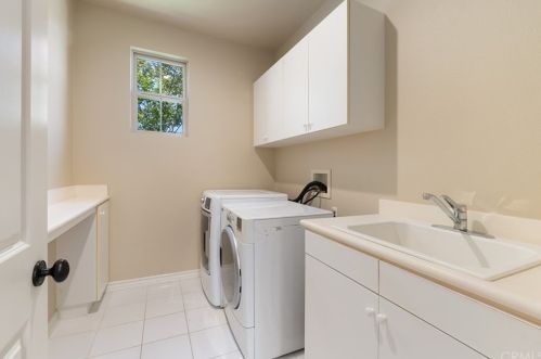 10723 Plumas Way, Tustin CA  92782-4305 exterior